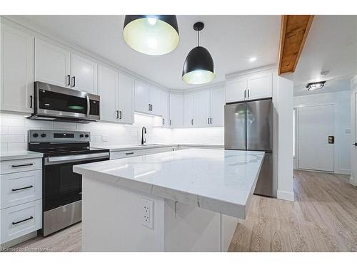 4-445 Woodview Road, Burlington, ON - Indoor Photo Showing Kitchen