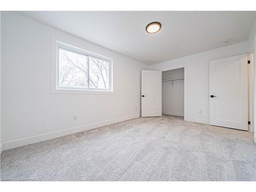 4-445 Woodview Road, Burlington, ON - Indoor Photo Showing Other Room