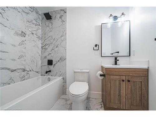 4-445 Woodview Road, Burlington, ON - Indoor Photo Showing Bathroom