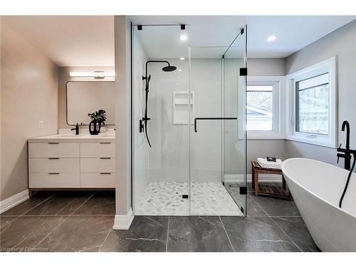 72 Auchmar Road, Hamilton, ON - Indoor Photo Showing Bathroom