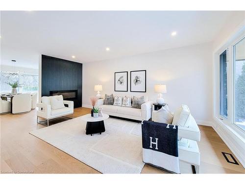 72 Auchmar Road, Hamilton, ON - Indoor Photo Showing Living Room