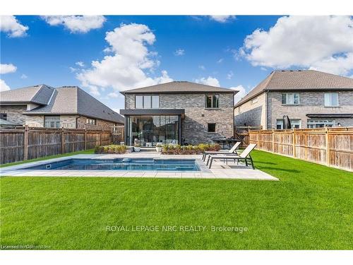 14 Tuscany Court, St. Catharines, ON - Outdoor With In Ground Pool With Backyard