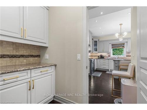 14 Tuscany Court, St. Catharines, ON - Indoor Photo Showing Kitchen