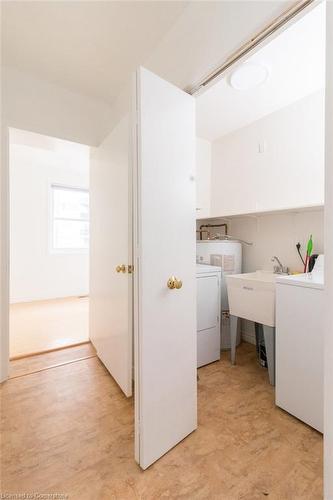 270 King Street W, Hamilton, ON - Indoor Photo Showing Laundry Room