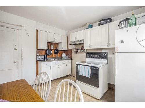 528 Catharine Street N, Hamilton, ON - Indoor Photo Showing Kitchen