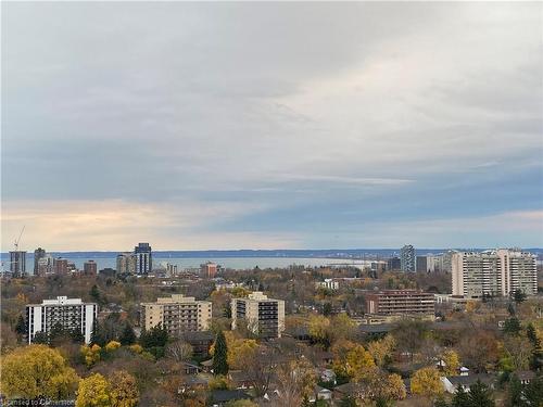 1608-2087 Fairview Street, Burlington, ON - Outdoor With View