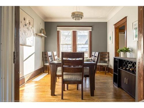 15 Connaught Avenue S, Hamilton, ON - Indoor Photo Showing Dining Room