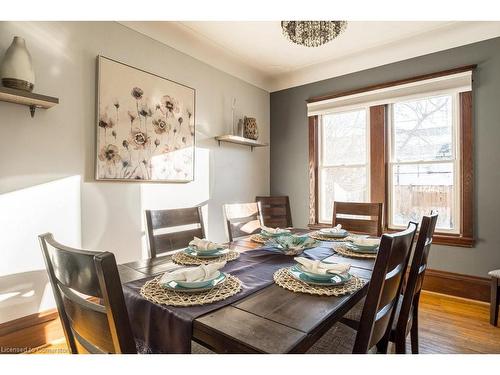 15 Connaught Avenue S, Hamilton, ON - Indoor Photo Showing Dining Room