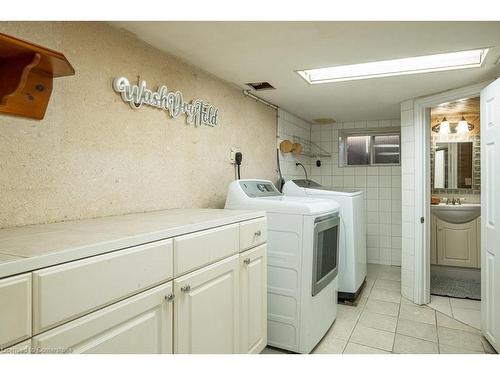 15 Connaught Avenue S, Hamilton, ON - Indoor Photo Showing Laundry Room