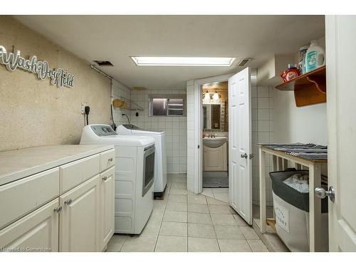 15 Connaught Avenue S, Hamilton, ON - Indoor Photo Showing Laundry Room