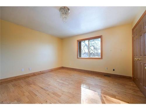 204 Picton Street E, Hamilton, ON - Indoor Photo Showing Other Room