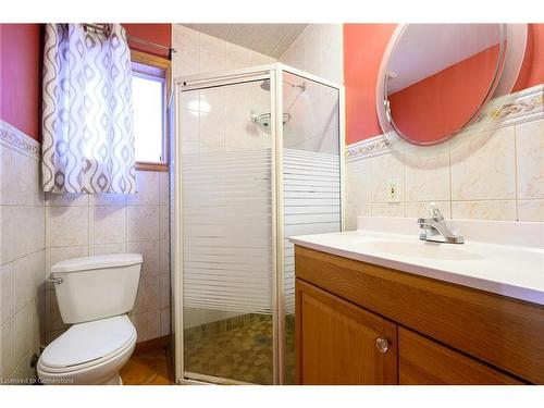 204 Picton Street E, Hamilton, ON - Indoor Photo Showing Bathroom