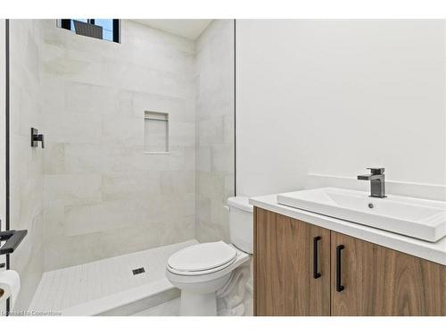 253 Federal Street, Stoney Creek, ON - Indoor Photo Showing Bathroom