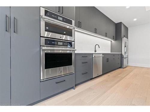 253 Federal Street, Stoney Creek, ON - Indoor Photo Showing Kitchen