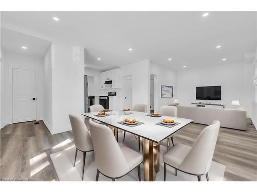 21 Weir Street S, Hamilton, ON - Indoor Photo Showing Dining Room