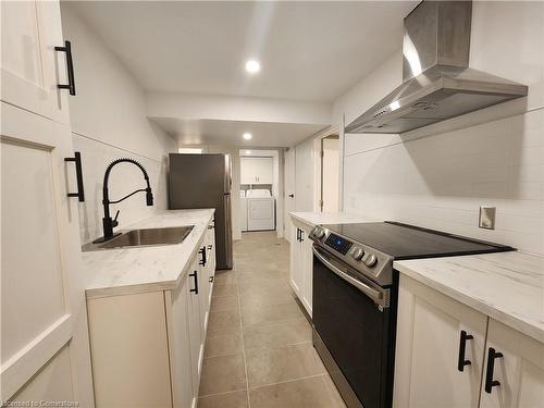 21 Mcintosh Avenue, Hamilton, ON - Indoor Photo Showing Kitchen