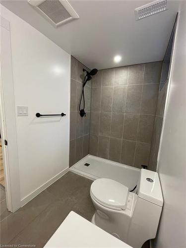 21 Mcintosh Avenue, Hamilton, ON - Indoor Photo Showing Bathroom