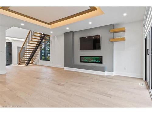 253 Federal Street, Stoney Creek, ON - Indoor Photo Showing Living Room With Fireplace