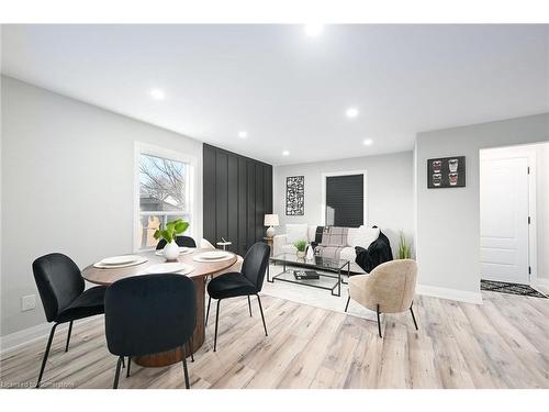 582 Roxborough Avenue, Hamilton, ON - Indoor Photo Showing Dining Room