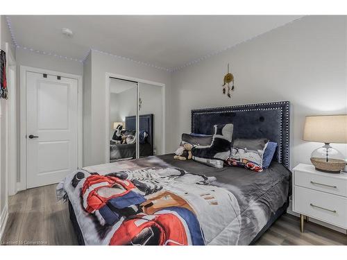 1291 Princeton Crescent, Burlington, ON - Indoor Photo Showing Bedroom