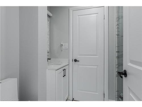 1291 Princeton Crescent, Burlington, ON - Indoor Photo Showing Bathroom