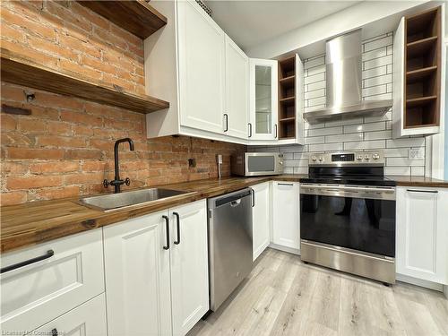 170 Ray Street N, Hamilton, ON - Indoor Photo Showing Kitchen With Upgraded Kitchen