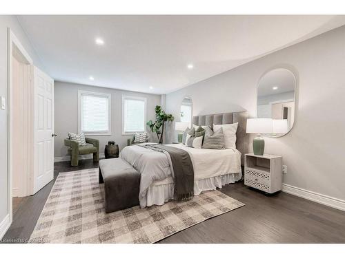 2182 Maplewood Drive, Burlington, ON - Indoor Photo Showing Bedroom