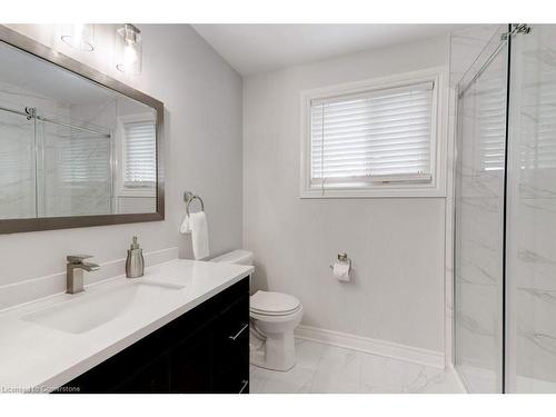 2182 Maplewood Drive, Burlington, ON - Indoor Photo Showing Bathroom