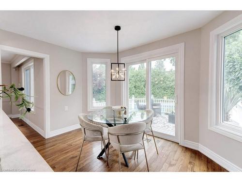 2182 Maplewood Drive, Burlington, ON - Indoor Photo Showing Dining Room