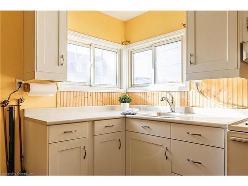 26 Argyle Avenue, Hamilton, ON - Indoor Photo Showing Kitchen