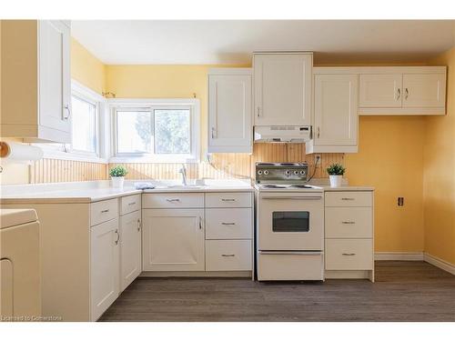 26 Argyle Avenue, Hamilton, ON - Indoor Photo Showing Kitchen