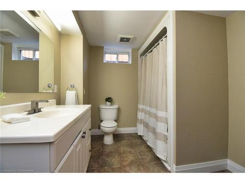 29 Hyslop Drive, Caledonia, ON - Indoor Photo Showing Bathroom