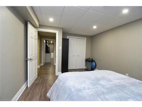 29 Hyslop Drive, Caledonia, ON - Indoor Photo Showing Bedroom