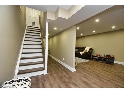 29 Hyslop Drive, Caledonia, ON - Indoor Photo Showing Other Room