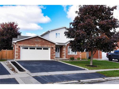 29 Hyslop Drive, Caledonia, ON - Outdoor With In Ground Pool