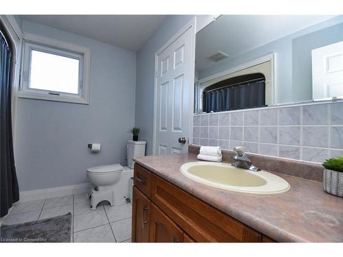 29 Hyslop Drive, Caledonia, ON - Indoor Photo Showing Bathroom