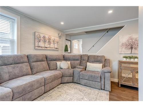 9056 Airport Road, Mount Hope, ON - Indoor Photo Showing Living Room