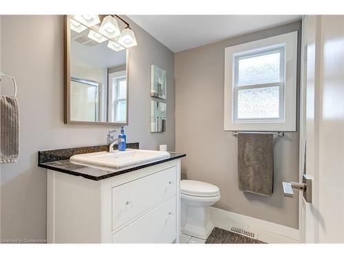 9056 Airport Road, Mount Hope, ON - Indoor Photo Showing Bathroom