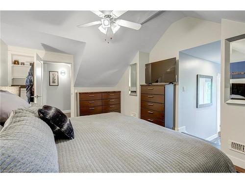 9056 Airport Road, Mount Hope, ON - Indoor Photo Showing Bedroom