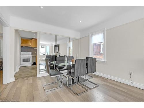 1617 Main Street E, Hamilton, ON - Indoor Photo Showing Dining Room