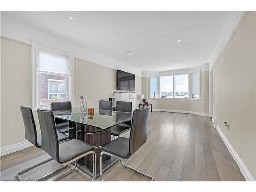 1617 Main Street E, Hamilton, ON - Indoor Photo Showing Dining Room