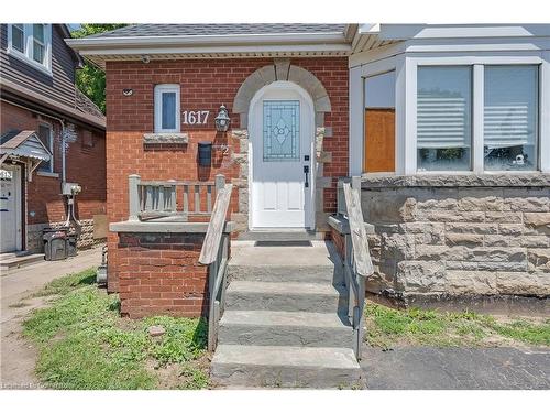 1617 Main Street E, Hamilton, ON - Outdoor