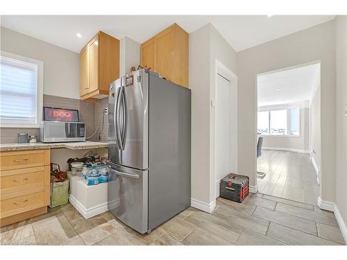 1617 Main Street E, Hamilton, ON - Indoor Photo Showing Kitchen