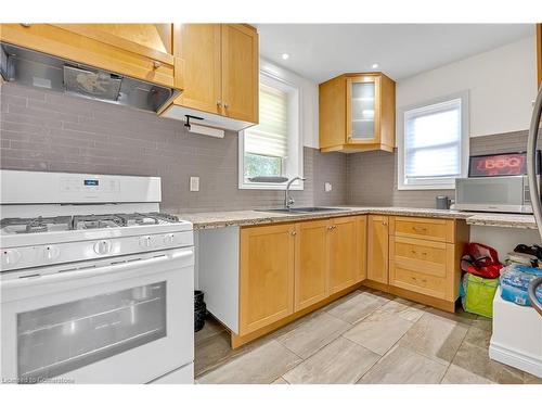 1617 Main Street E, Hamilton, ON - Indoor Photo Showing Kitchen