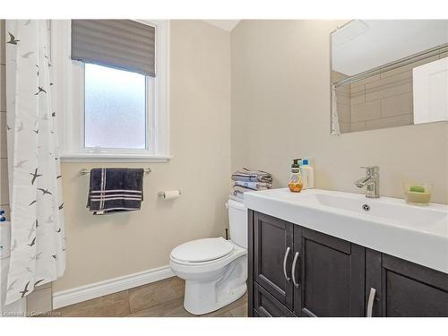 1617 Main Street E, Hamilton, ON - Indoor Photo Showing Bathroom