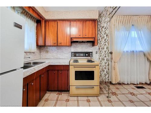 923 Upper Ottawa Street, Hamilton, ON - Indoor Photo Showing Kitchen With Double Sink