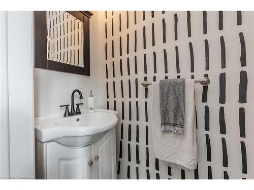 14 Montclair Crescent, Simcoe, ON - Indoor Photo Showing Bathroom