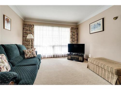 1211 Homewood Drive, Burlington, ON - Indoor Photo Showing Living Room