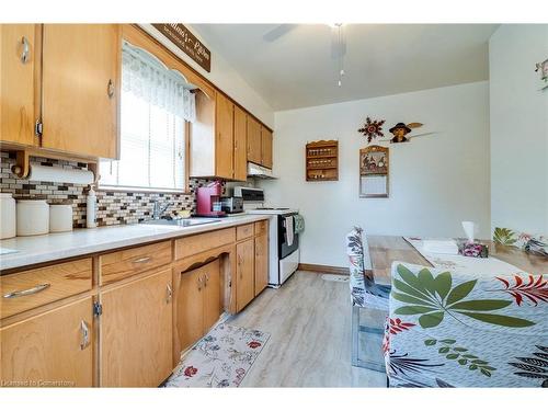 1211 Homewood Drive, Burlington, ON - Indoor Photo Showing Kitchen