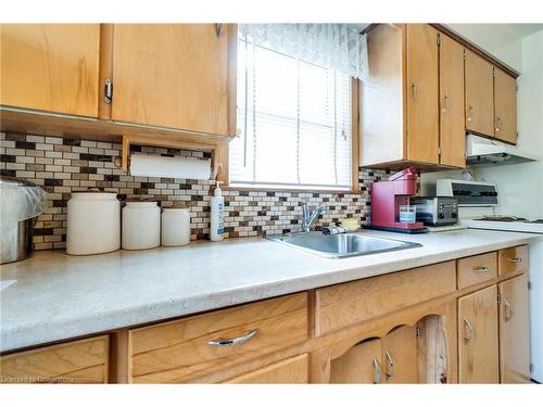 1211 Homewood Drive, Burlington, ON - Indoor Photo Showing Kitchen